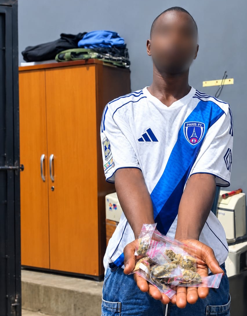 CÔTE D’IVOIRE : UN PRÉSUMÉ VENDEUR DE STUPÉFIANTS INTERPELLÉ À KOUMASSI