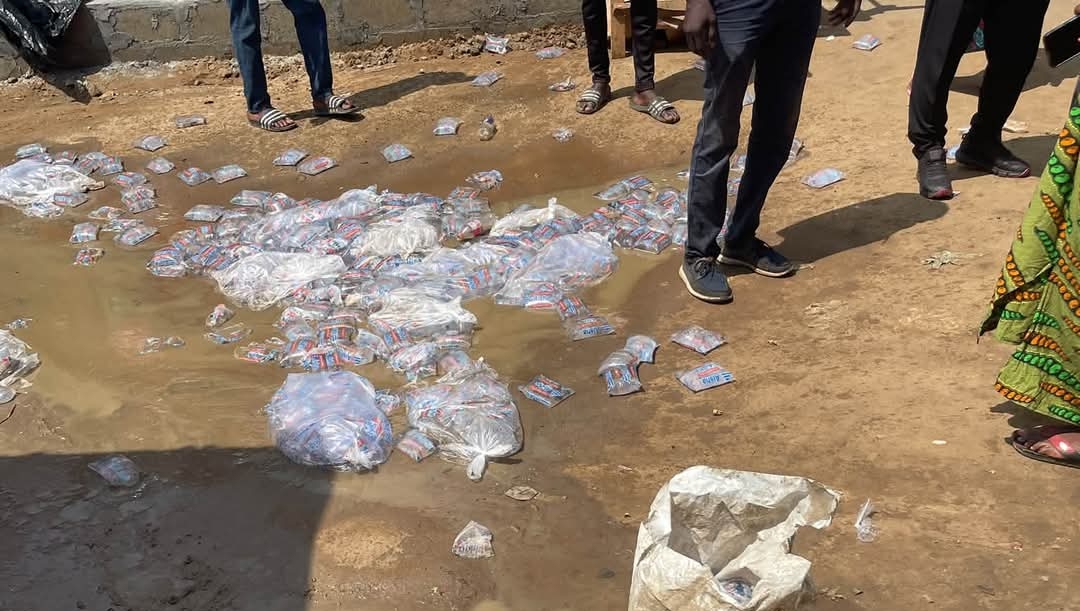 Production d’eau conditionnée à Abidjan / Le SYNAEPROCOME-CI engage la lutte contre l’insalubrité