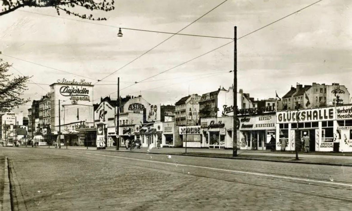Reeperbahn : 400 ans d’histoire, cœur battant de Hambourg entre mémoire et modernité