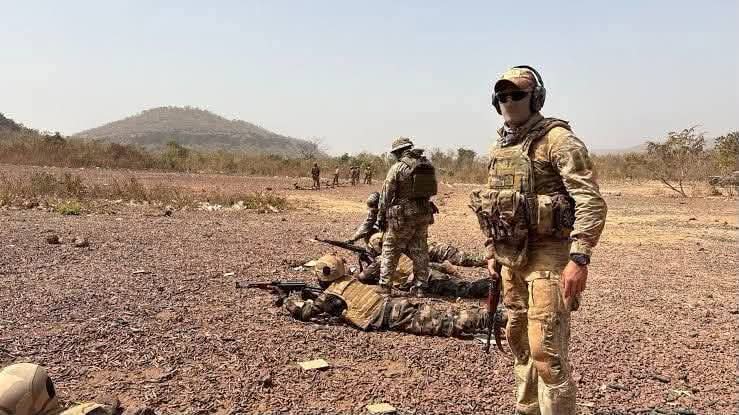 Mali : les FAMa et l'Africa Corps repoussent des attaques coordonnées de groupes armés dans la région de Mopti